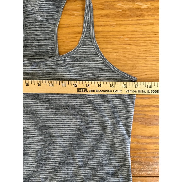 GAP Fit Women’s Top Medium Gray Athletic - Picture 5 of 7